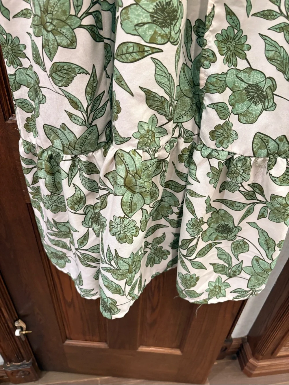 Indulge in Style $48 Green Floral Smocked Midi Dress M Boho - Picture 3 of 12